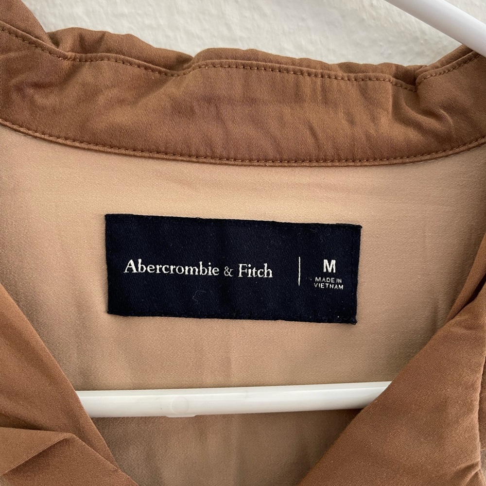 Abercrombie & Fitch Short Sleeve Button Down - Mens M- Great shirt/material! - Picture 2 of 5